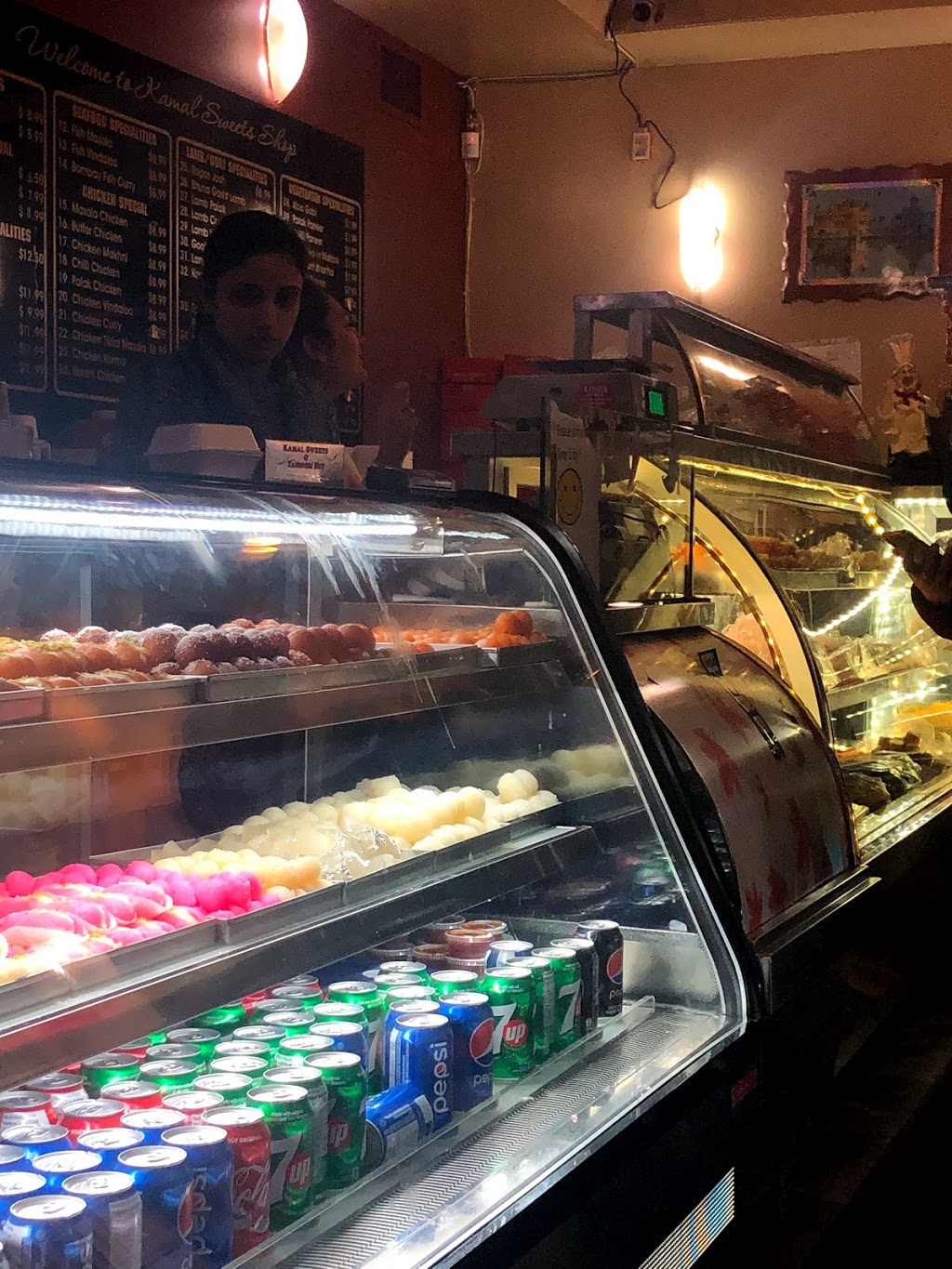 Kamal Sweets & Tandoori Hut Ltd | 6977 128 St, Surrey, BC V3W 4E1, Canada | Phone: (604) 598-1238