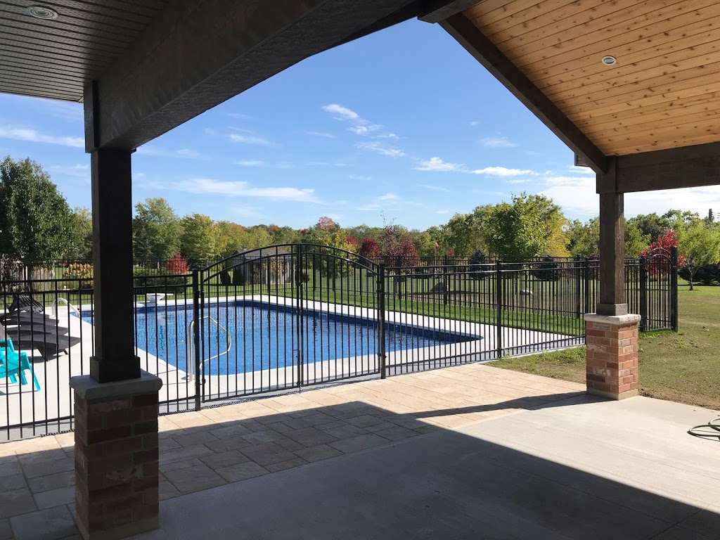 New Trend Fencing | 37 Lancaster St W, Kitchener, ON N2H 4T1, Canada | Phone: (519) 745-1300