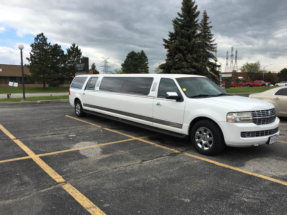 CEDAR VALLEY LIMOUSINE SERVICES INC | 17 Vinyl Ct, Woodbridge, ON L4L 4A3, Canada | Phone: (647) 772-1994