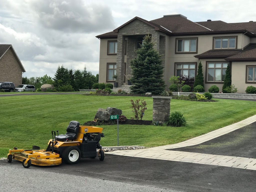 Greenlawn Experience | 7414 Dawn Tara Dr, Greely, ON K4P 1P4, Canada | Phone: (613) 884-3809