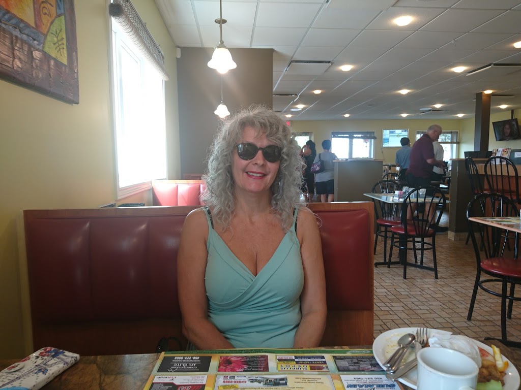 Restaurant Wigwam | 425 Rue Principale, Upton, QC J0H 2E0, Canada | Phone: (450) 549-4513