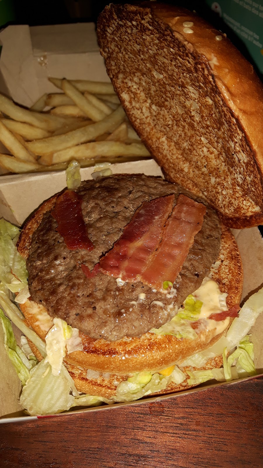 McDonalds | 38 Boulevard du Mont-Bleu, Gatineau, QC J8Z 1J3, Canada | Phone: (819) 770-2031