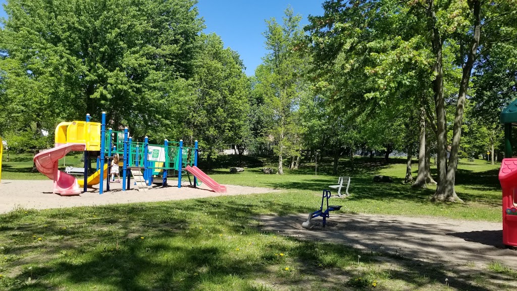 Parc Royal | Beaconsfield, QC H9W, Canada