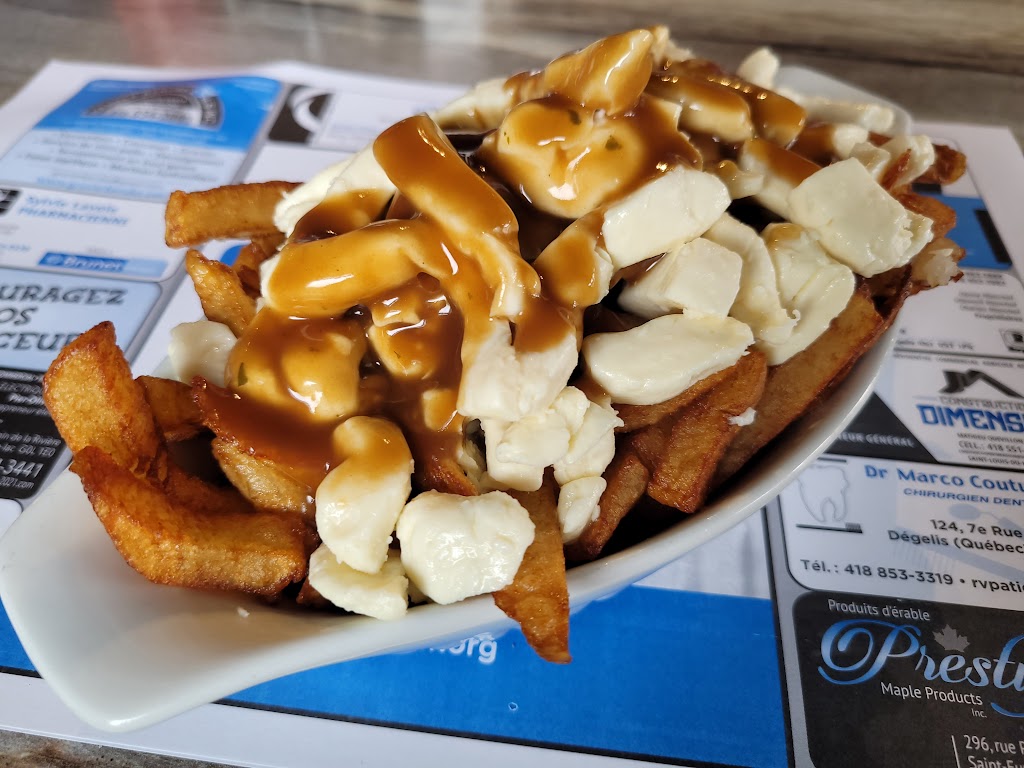 Cantine DAmours | 66 Rue Notre Dame E, Trois-Pistoles, QC G0L 4K0, Canada | Phone: (418) 851-3337