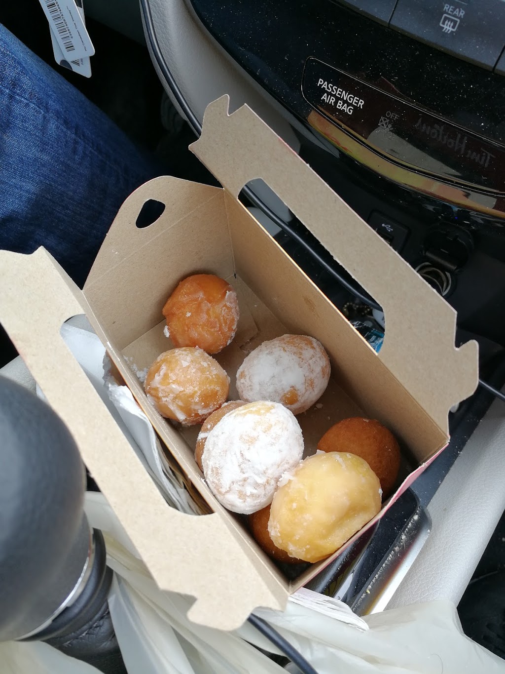 Tim Hortons | 1263-1265 Bank St, Ottawa, ON K1S 3Y2, Canada | Phone: (613) 736-9118