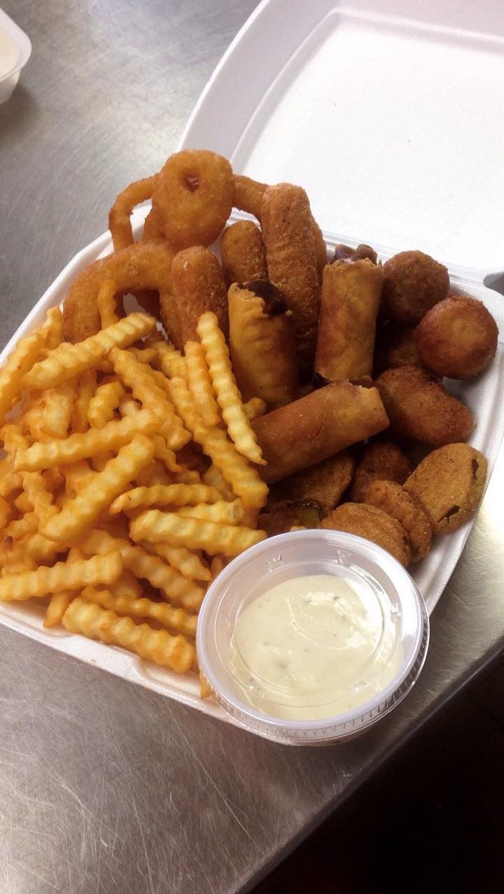 Village Square Takeout | 1 Woodlawn Rd, Dorchester, NB E4K 3A6, Canada | Phone: (506) 379-9003