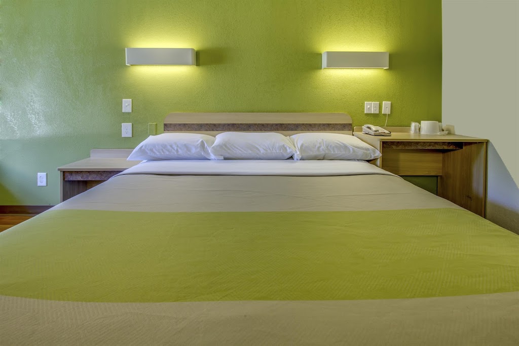 Motel 6 Buffalo Airport | 52 Freeman Rd, Williamsville, NY 14221, USA | Phone: (716) 626-1500