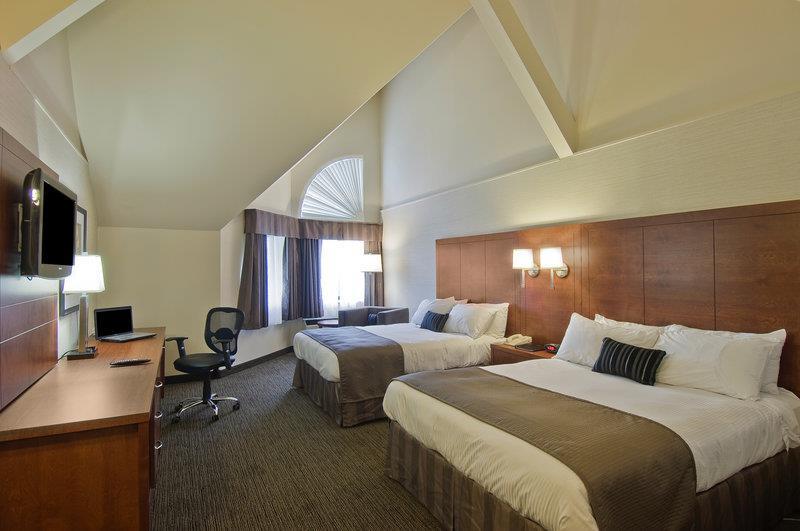 Royal Brock Hotel | 716 Gordon St, Guelph, ON N1G 1Y6, Canada | Phone: (519) 836-1240