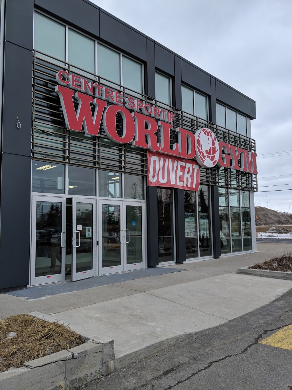 World Gym Brossard | 7250 Boulevard Taschereau, Brossard, QC J4W 1M9, Canada | Phone: (450) 912-4300