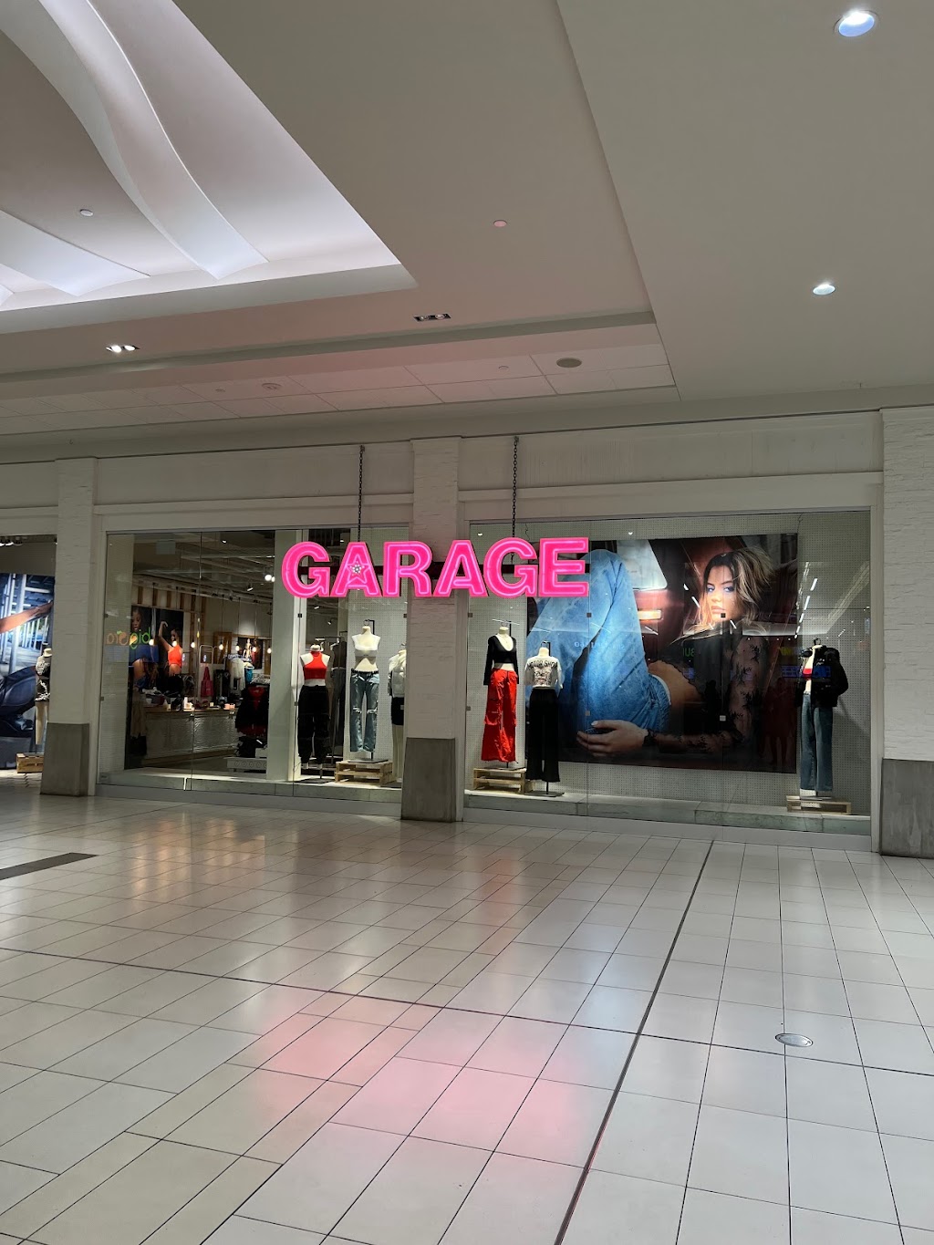 Garage | 419 King St W #2395A, Oshawa, ON L1J 2H9, Canada | Phone: (905) 743-0618