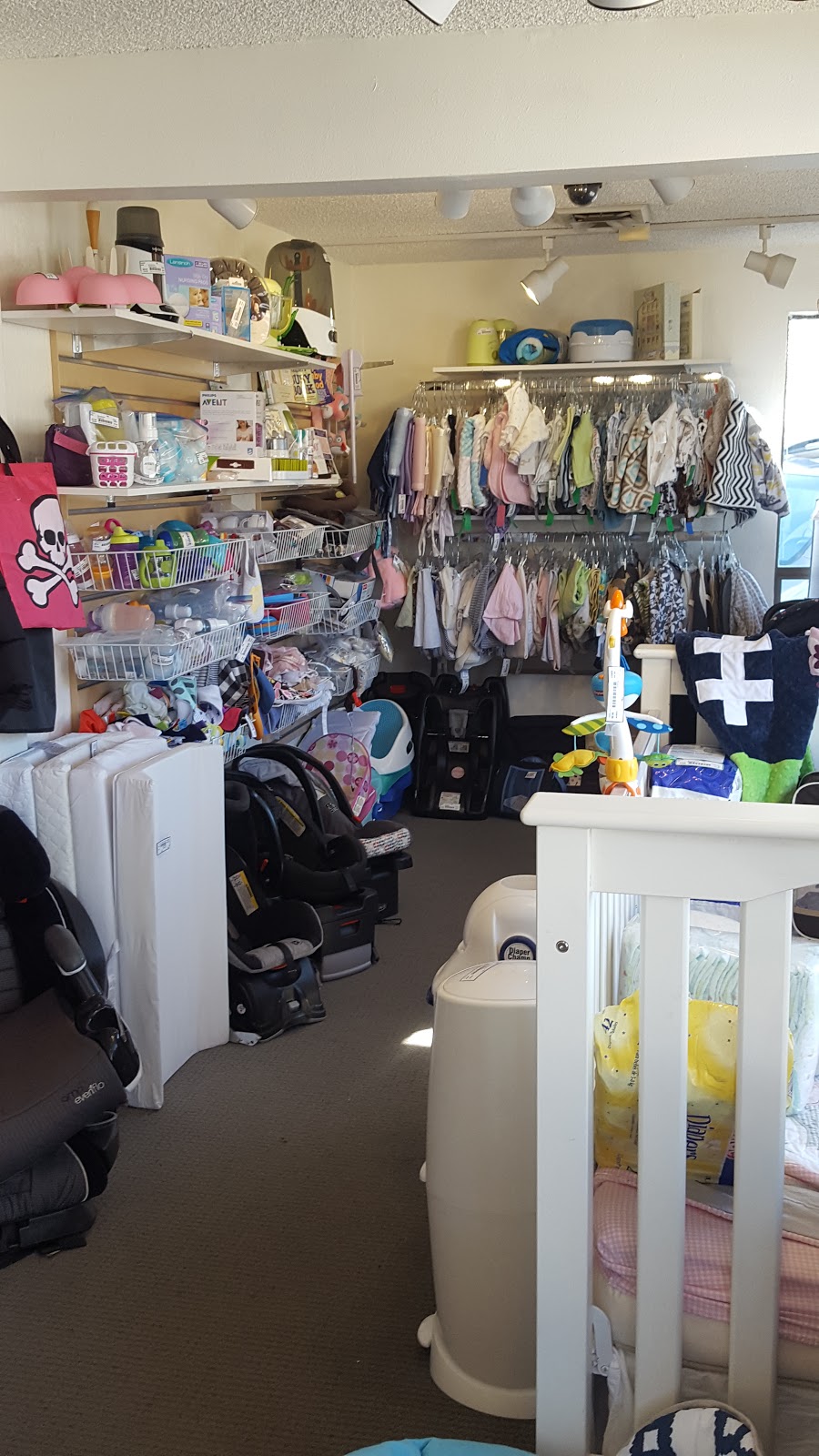 Flip Kids & Maternity Consignment Shop | 1512 Ellis St, Bellingham, WA 98225, USA | Phone: (360) 671-0954
