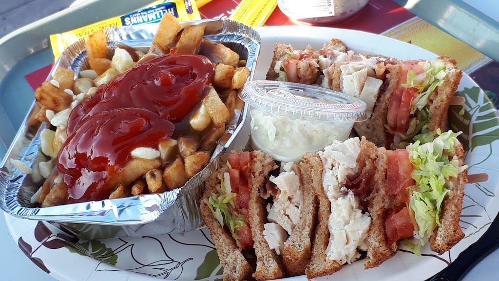 Restaurant Bar Laitier La Goélette | 14 Bd Kane, La Malbaie, QC G5A 1J2, Canada | Phone: (418) 665-3591