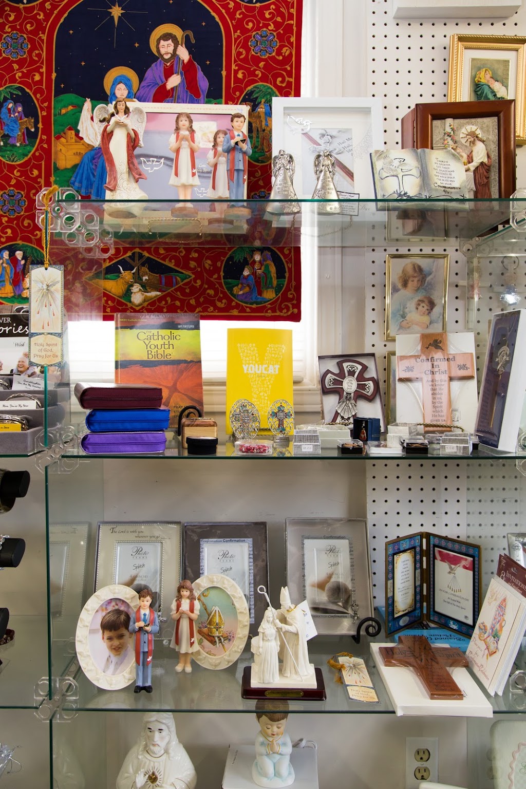 Peaceful Dove Gifts & Books | 677 Hamilton Rd, London, ON N5Z 1T4, Canada | Phone: (519) 659-0592