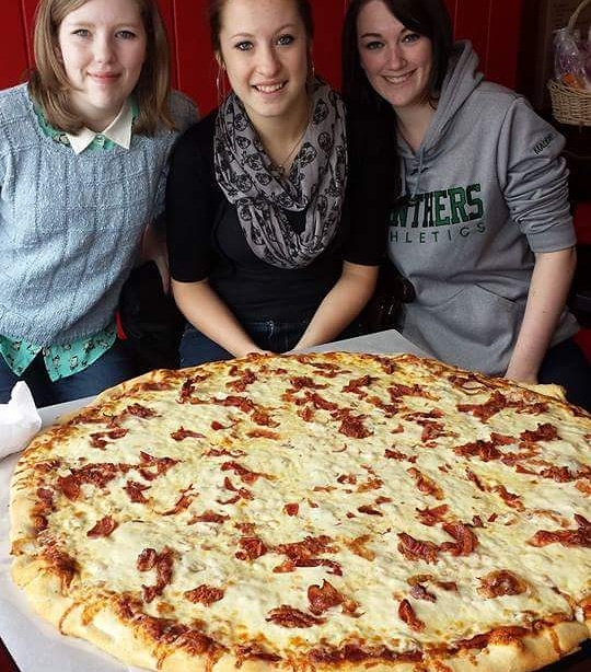 Joes Family Pizzeria | 284 Pembroke St W, Pembroke, ON K8A 5N2, Canada | Phone: (613) 732-9900