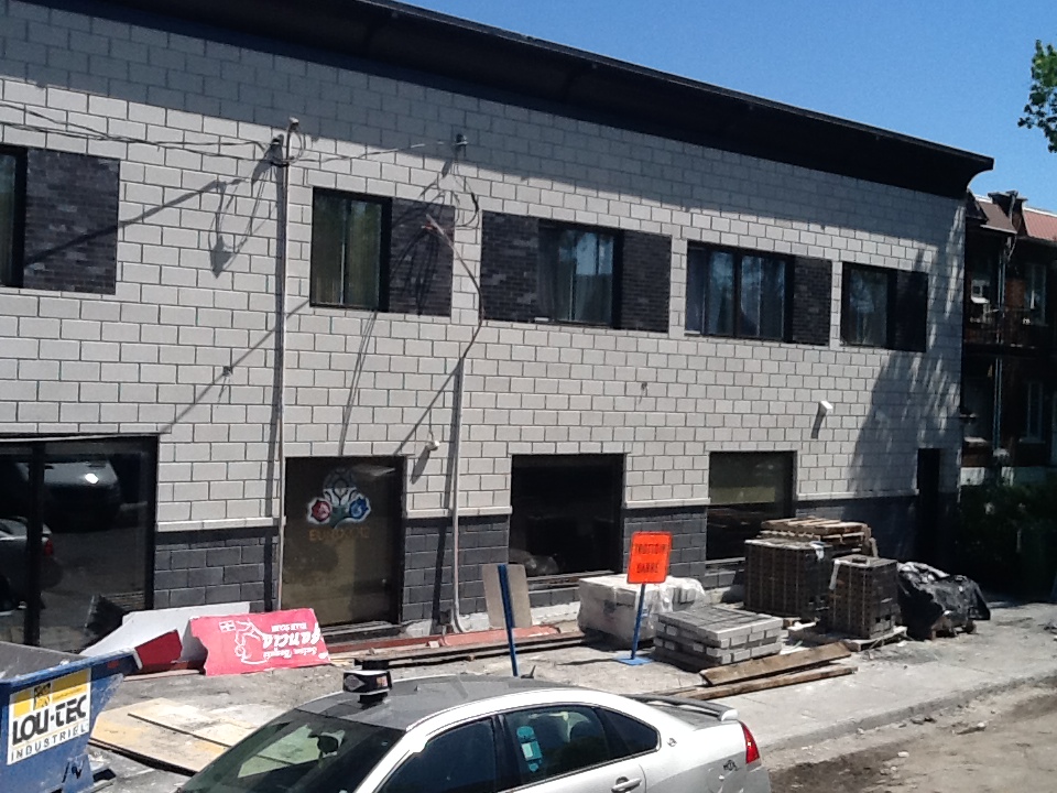 Maçonnerie Chicoine - Recommandé CAA | 3085 Rue du Collège, Saint-Hubert, QC J3Y 5R9, Canada | Phone: (514) 916-8914