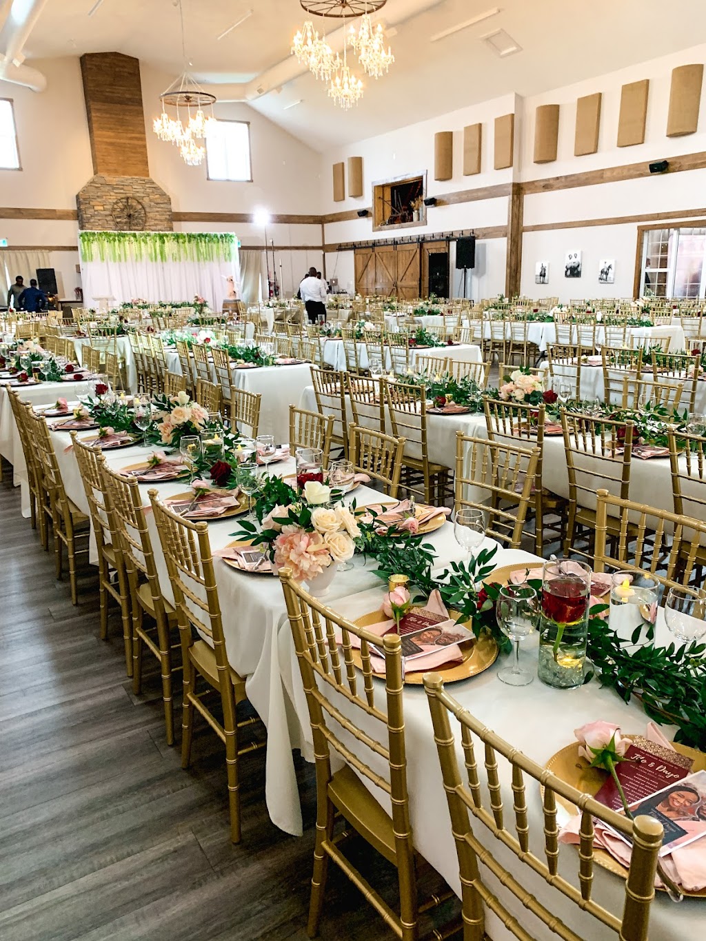Country Chic Wedding Designs | 1428 Ranch Rd, Carstairs, AB T0M 0N0, Canada | Phone: (587) 999-1290