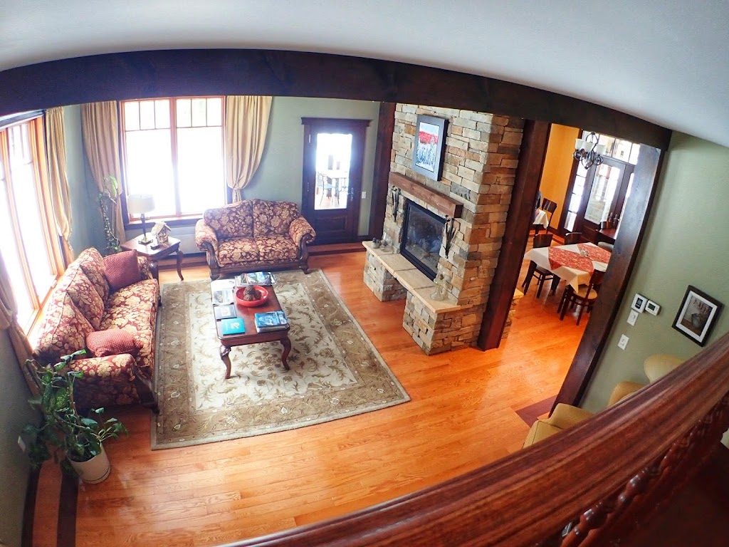 Au Petit Marigot | 90 Chemin Clément, Mont-Tremblant, QC J8E 1N8, Canada | Phone: (819) 425-9691