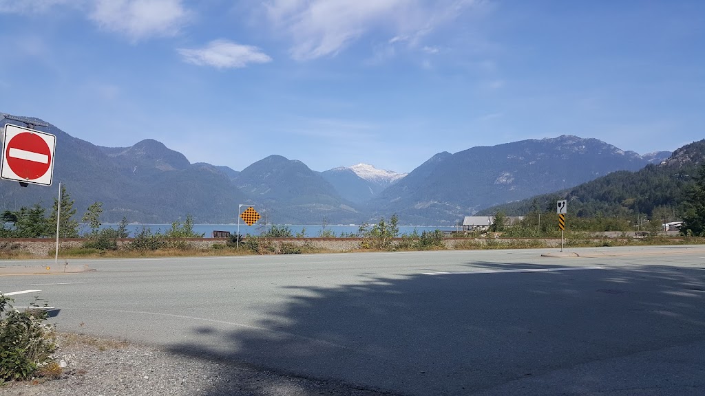 Minaty Bay | 27154 Sea-to-Sky Hwy, Britannia Beach, BC V0N 1J0, Canada | Phone: (604) 896-2339