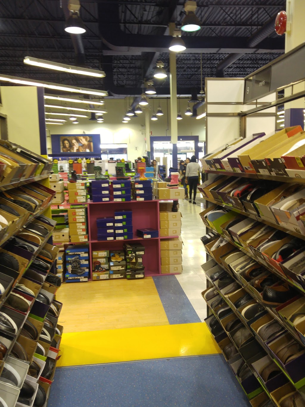 The Shoe Company | 3175 Hwy 7 UNIT 300, Markham, ON L3R 0T9, Canada | Phone: (905) 477-0697