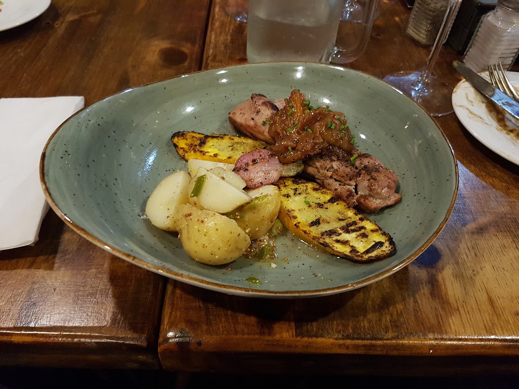 The Oar Restaurant | 530 Muskoka Rd N, Gravenhurst, ON P1P 1G3, Canada | Phone: (705) 687-8618