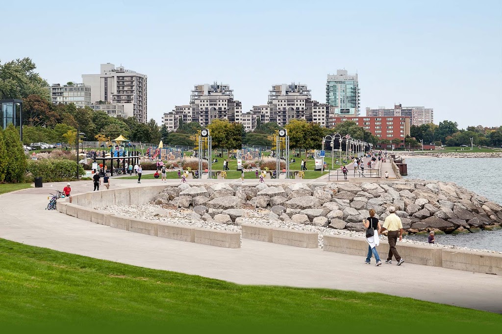 Royal LePage Realty Plus Oakville | 2347 Lakeshore Rd W, Oakville, ON L6L 1H4, Canada | Phone: (905) 825-7777