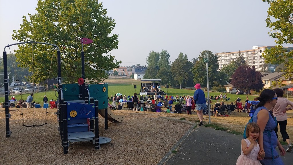 Rudd Park | 3366 Whittier Ave, Victoria, BC V8Z 3P9, Canada | Phone: (250) 475-5522