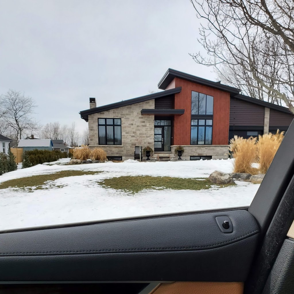 Javier Zuleta Realtor | 10 Lakeside Dr, Stoney Creek, ON L8E 5C2, Canada | Phone: (289) 219-0469