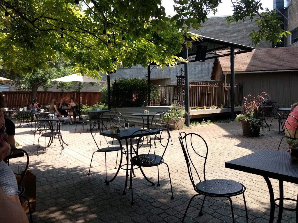 Stellas au CCFM | 340 Provencher Blvd, Winnipeg, MB R2H 0G7, Canada | Phone: (204) 477-8393