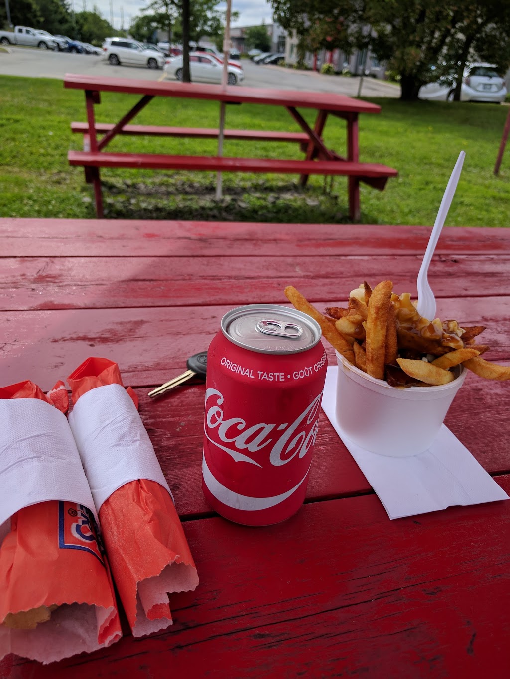 Claude Chip Wagon | 3050 Hawthorne Rd, Ottawa, ON K1G 3J6, Canada | Phone: (613) 736-9612