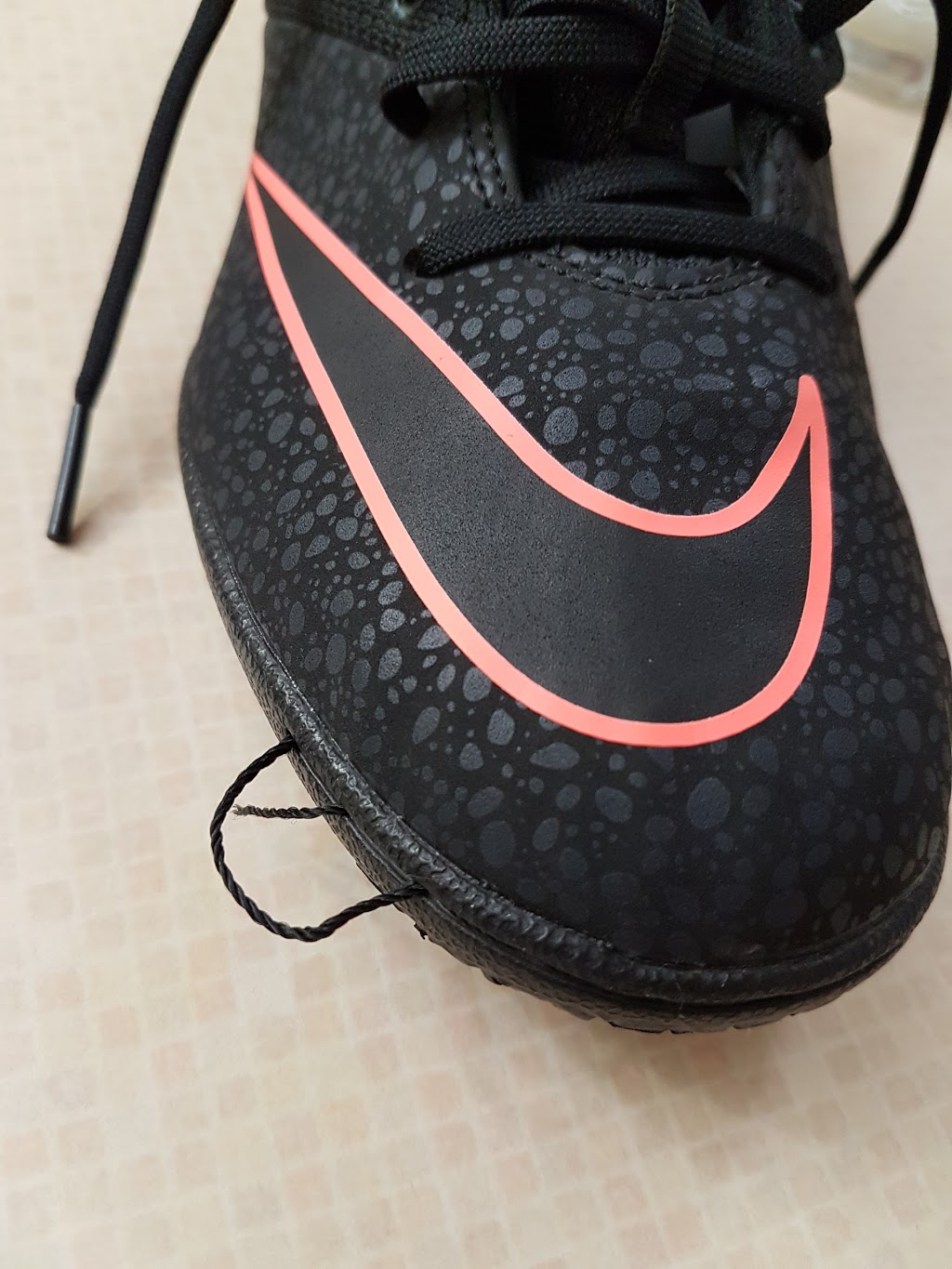 Foot Locker | 999 Upper Wentworth St Ste 0172, Hamilton, ON L9A 4X5, Canada | Phone: (905) 389-3966