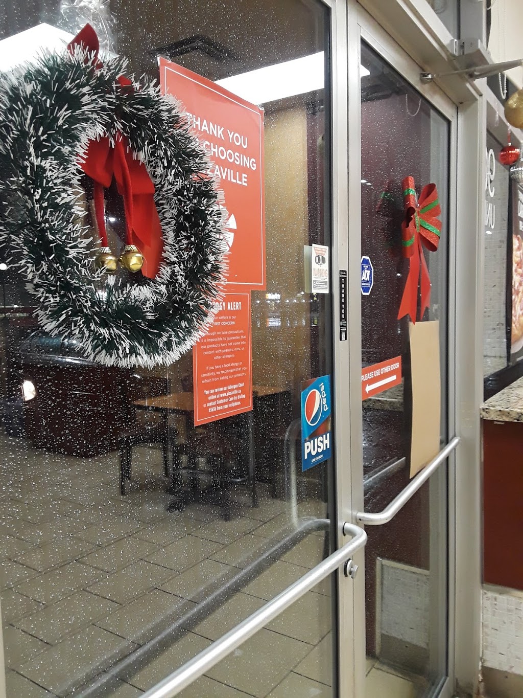 Pizzaville | 960 Southdown Rd, Mississauga, ON L5J 2Y4, Canada | Phone: (416) 736-3636