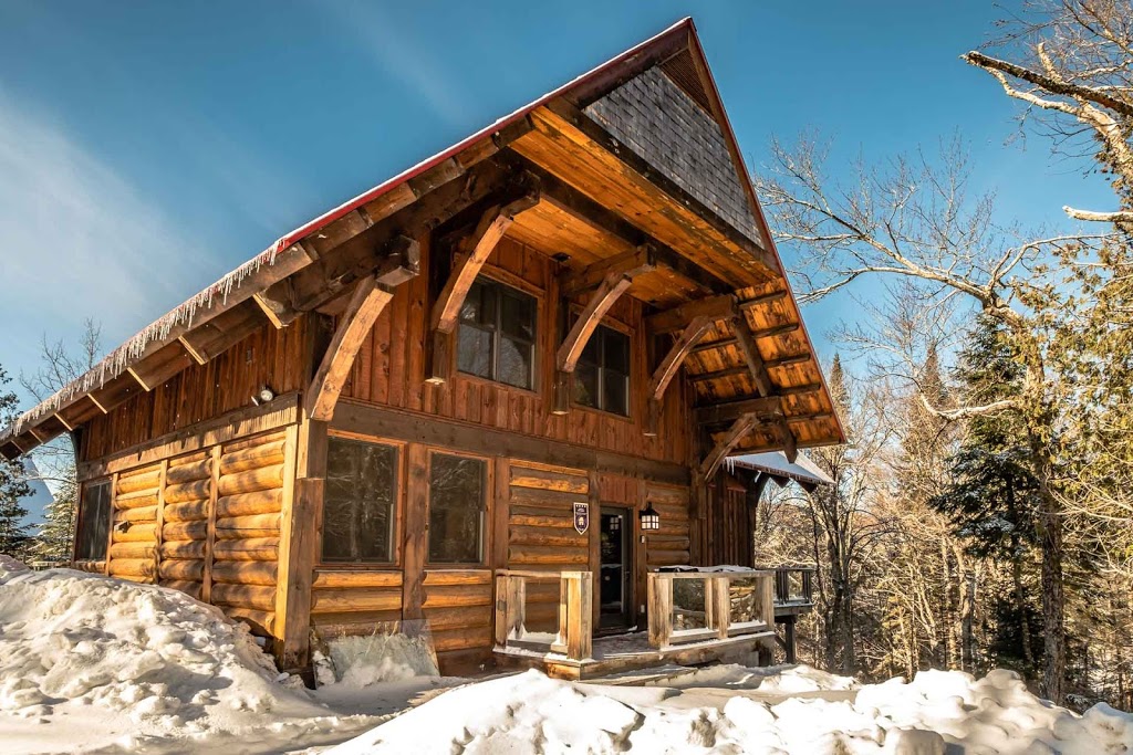 RCNT Chalet #64 | 41 Des, Chemin des Pruches, Lac-Supérieur, QC J0T 1P0, Canada | Phone: (844) 370-0257