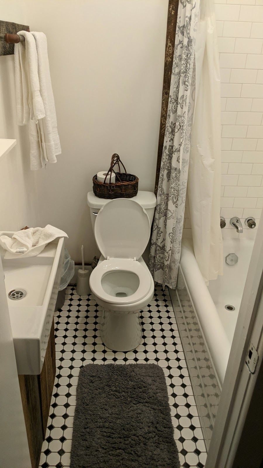 Le 525 | 525 QC-309, Val-des-Bois, QC J0X 3C0, Canada | Phone: (819) 454-4011