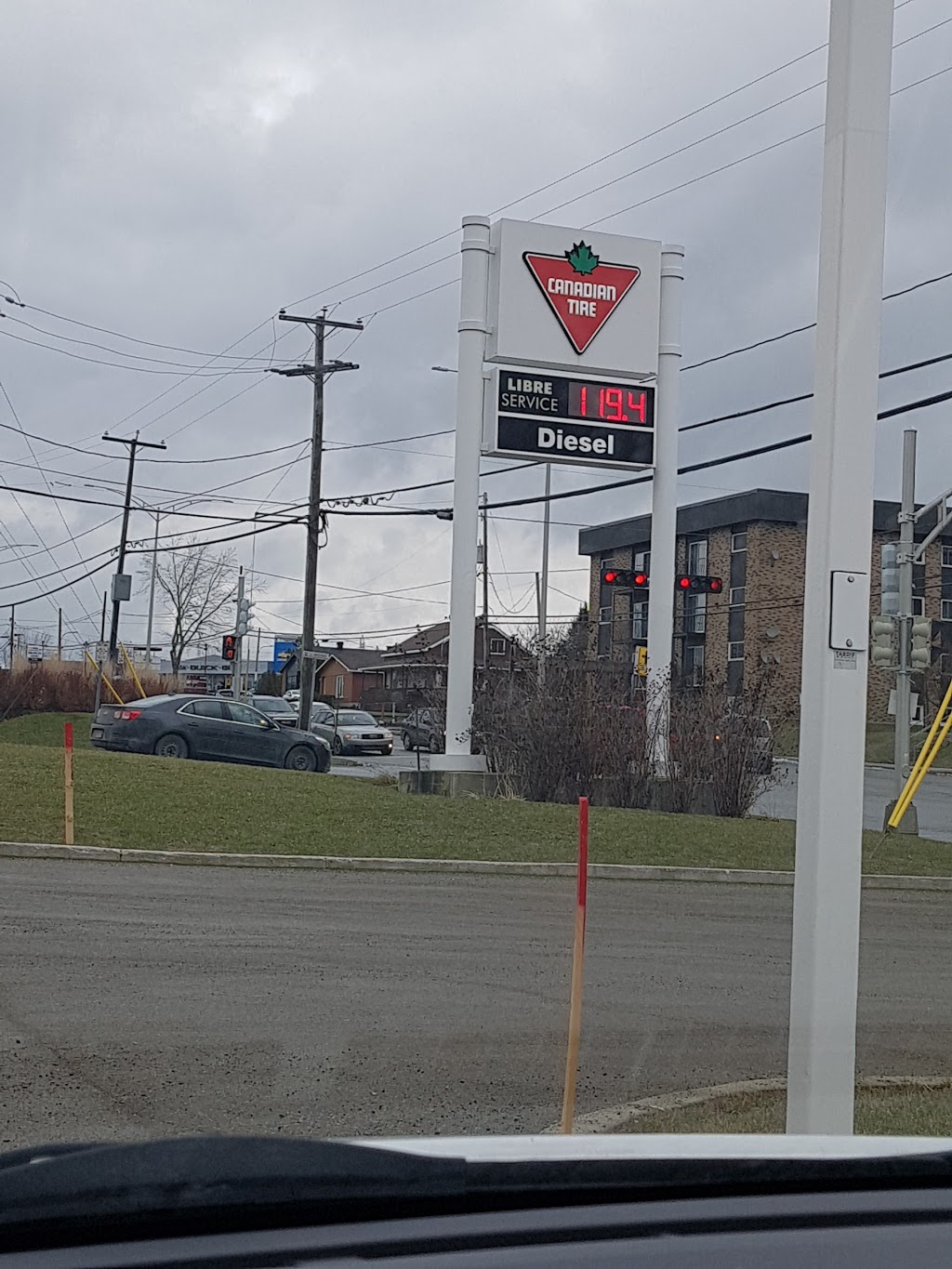 Essence+ de Canadian Tire | 2101 Rue Sherbrooke, Magog, QC J1X 2T5, Canada | Phone: (819) 843-9767