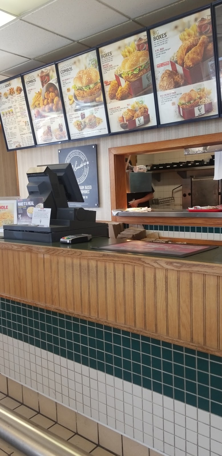 KFC | 464 Dundas St E, Belleville, ON K8N 1E9, Canada | Phone: (613) 962-2907