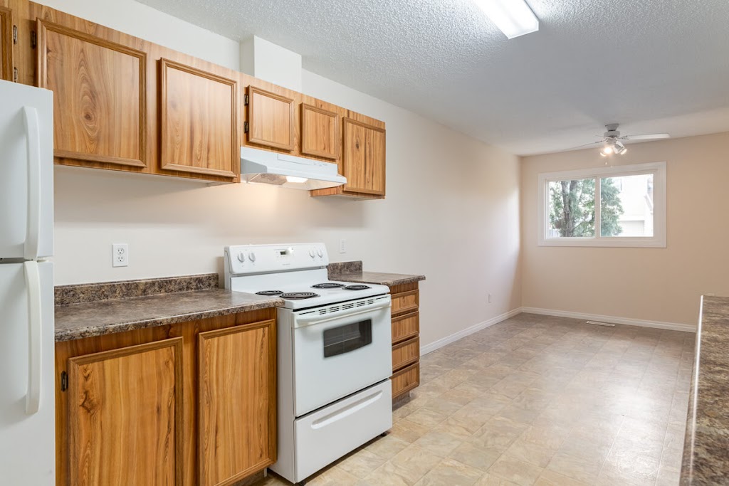 Hooke County Townhomes | 1 Hooke Rd NW, Edmonton, AB T5A 4M1, Canada | Phone: (855) 247-1492