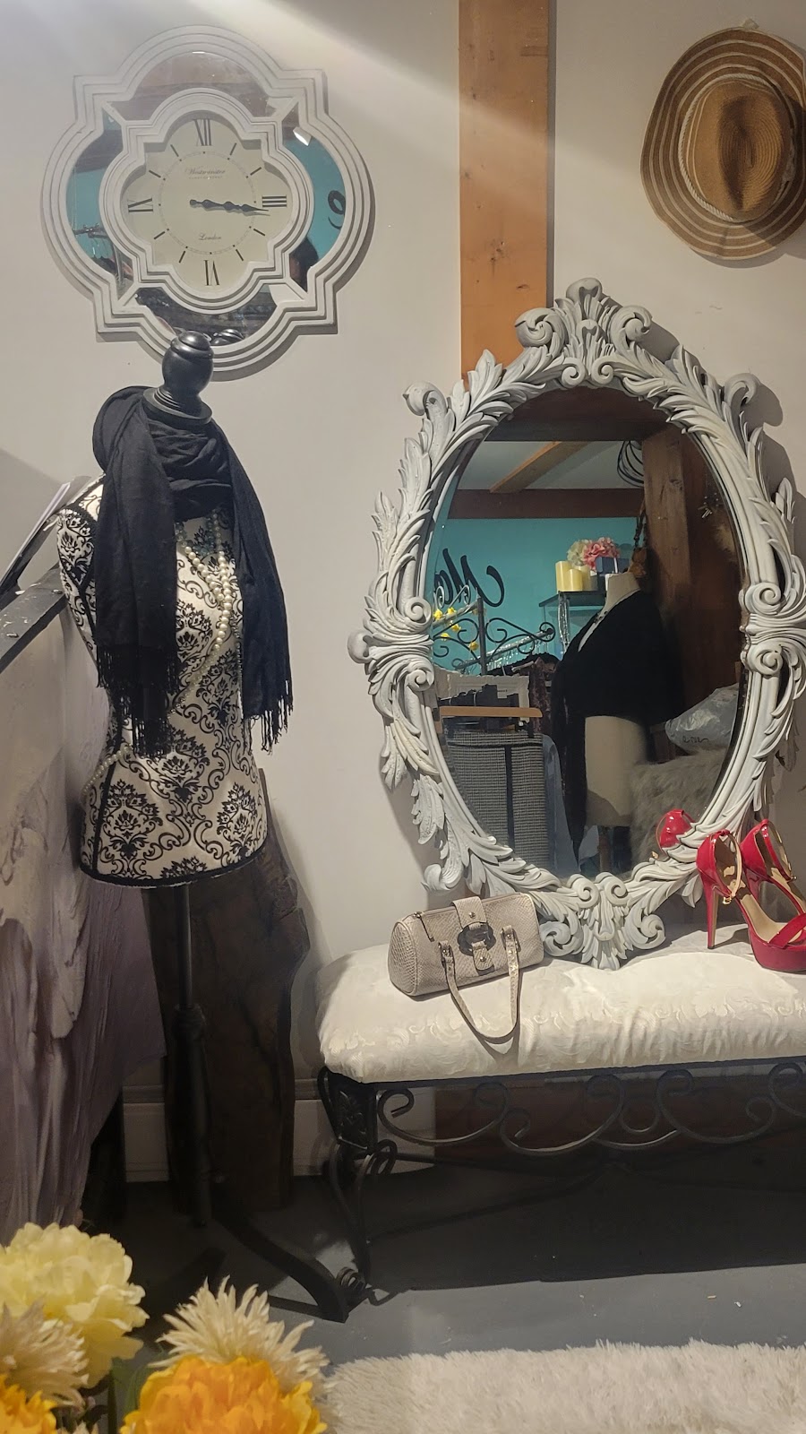 Girlfriends Boutique | 4958 BC-93, Radium Hot Springs, BC V0A 1M0, Canada | Phone: (250) 688-4084