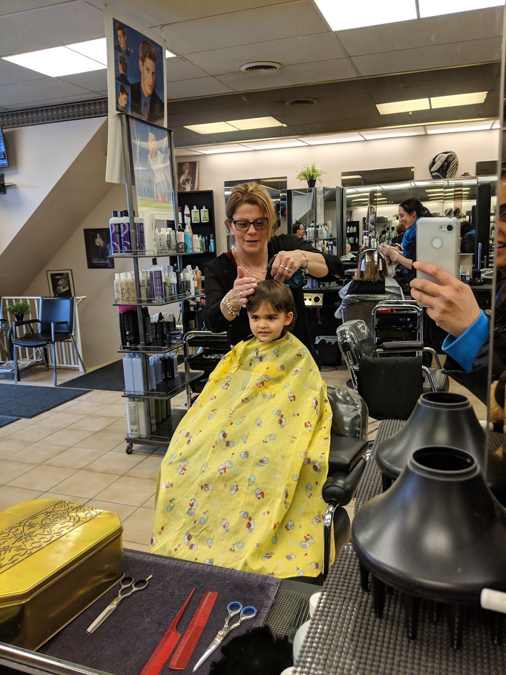 Couples Hair Salon | 4744 Dundas St W, Etobicoke, ON M9A 1A9, Canada | Phone: (416) 239-5991