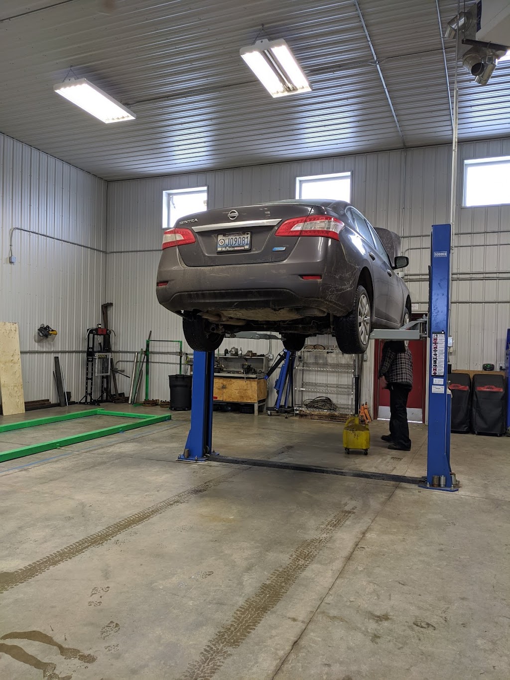 T&B Fleet Services Ltd. | 877 Redonda St #2, Winnipeg, MB R5R 0J4, Canada | Phone: (204) 222-3608