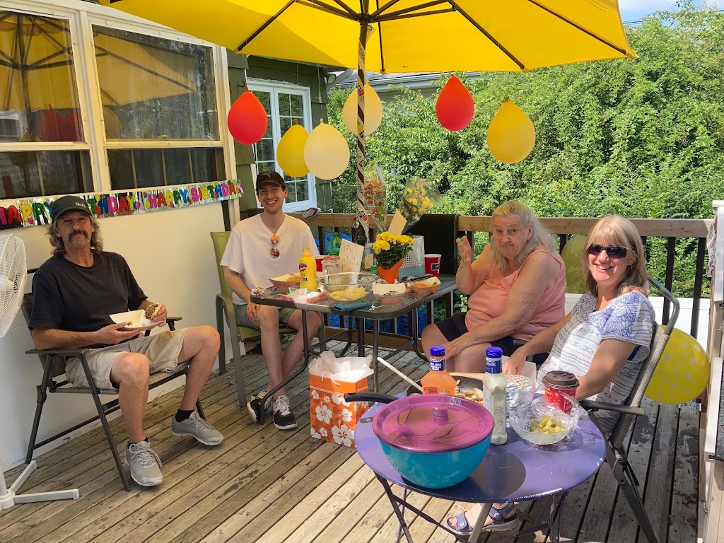 MacKeigans’ Guest Home | 60 Nappan Dr, Lower Sackville, NS B4C 2E2, Canada | Phone: (902) 252-0037
