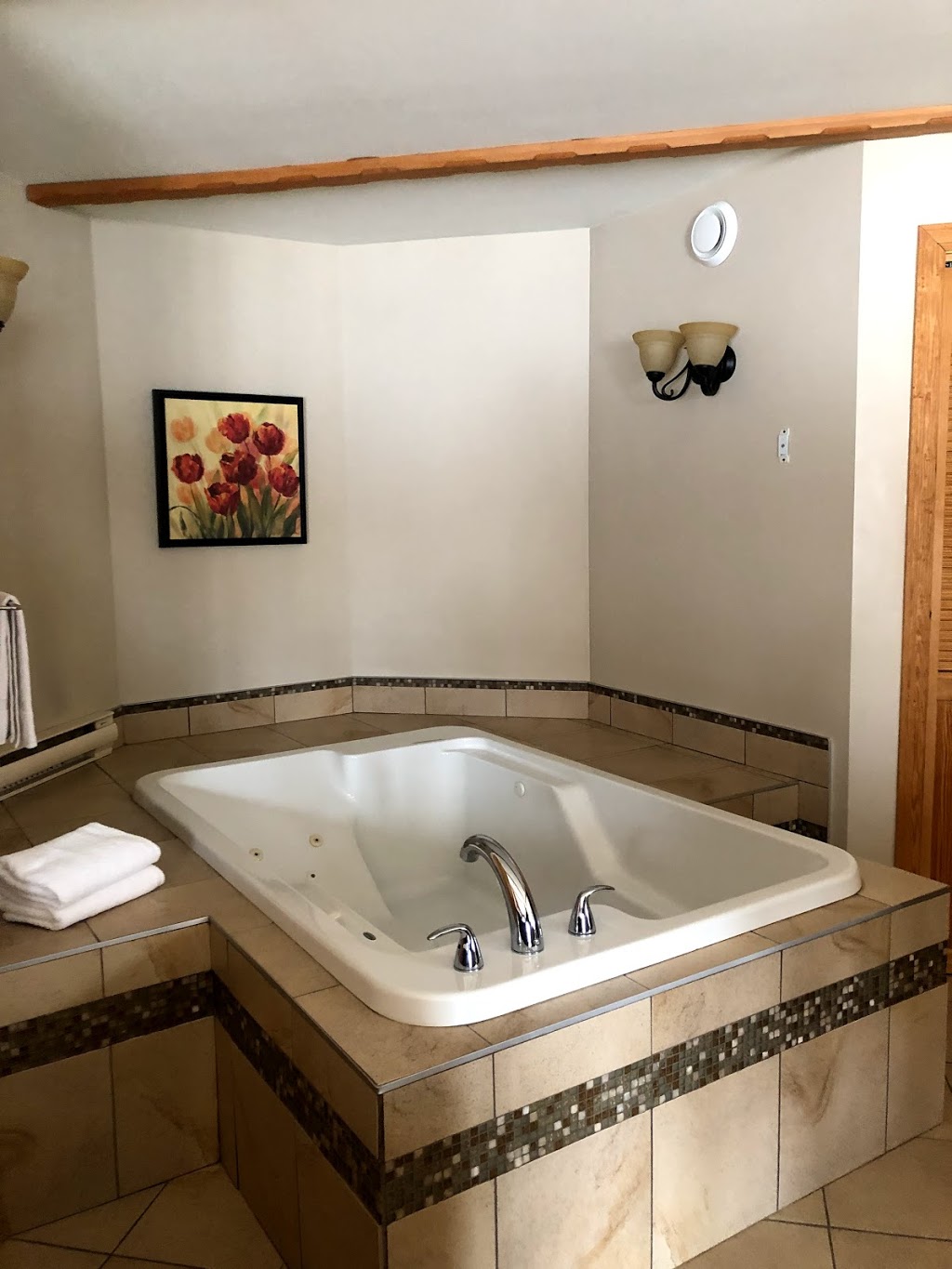Chalets Lac à La Truite | 1961 Chemin de la Montagne, Sainte-Agathe-des-Monts, QC J8C 0J6, Canada | Phone: (819) 321-2222