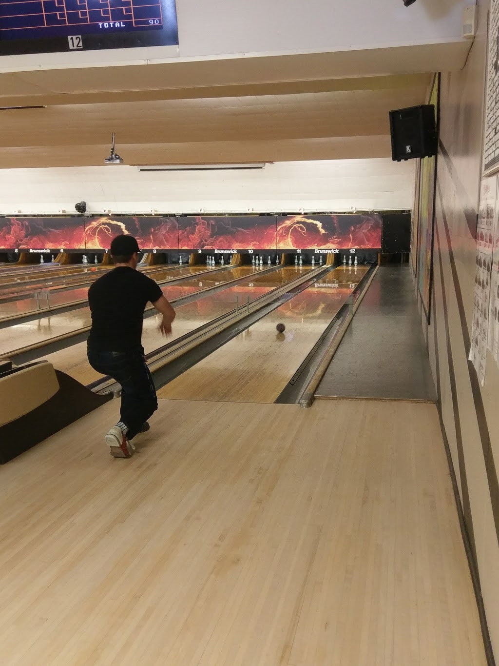 Mikes Bowling Lanes | 24 Lorne Ave W, Stratford, ON N5A 6S4, Canada | Phone: (519) 271-2092