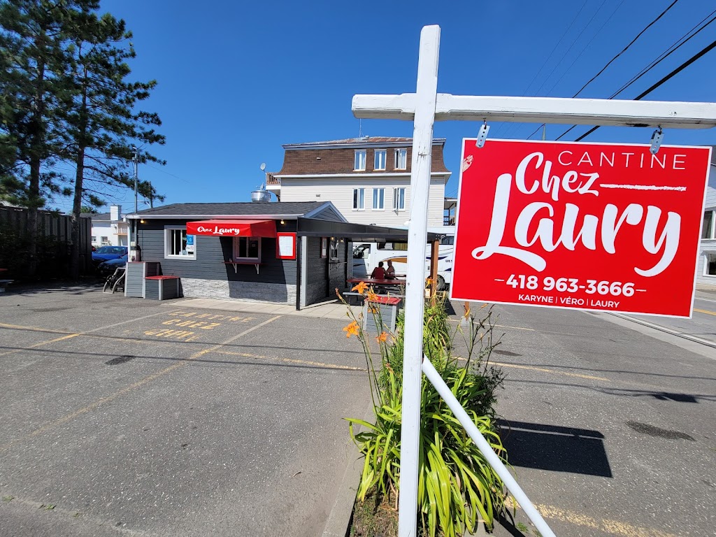 Cantine Chez Laury | 76 Rue Principale N, Saint-Jean-de-Dieu, QC G0L 3M0, Canada | Phone: (418) 963-3666