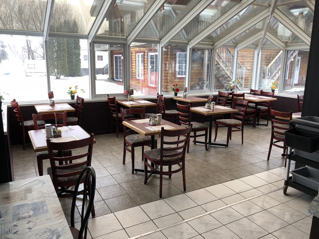 Cantine Ti-Ken | 1717 Chemin du Chenal-du-Moine, Sorel-Tracy, QC J3P 5N3, Canada | Phone: (450) 746-1244