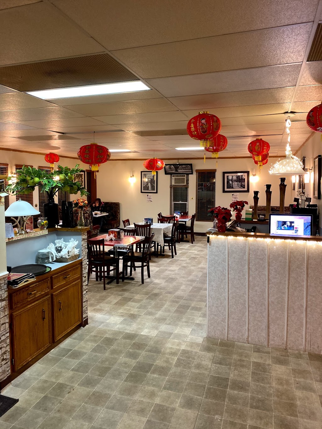 Weyburn Noodle House | 304 1 Ave SE, Weyburn, SK S4H 1W6, Canada | Phone: (306) 842-8808
