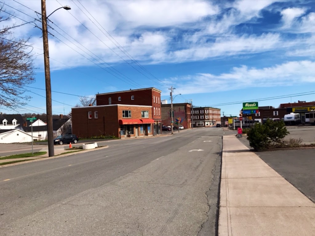 Needs Convenience New Glasgow | 300 E River Rd, New Glasgow, NS B2H 3P6, Canada | Phone: (902) 752-2642