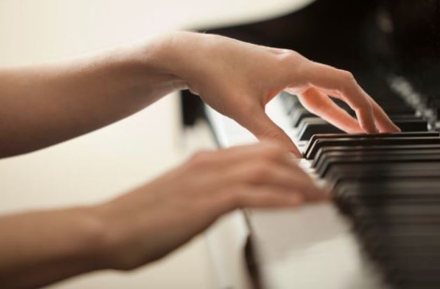 Nalis piano lesson in Peterborough | 86 Hospital Dr, Peterborough, ON K9J 6A9, Canada | Phone: (416) 688-6374