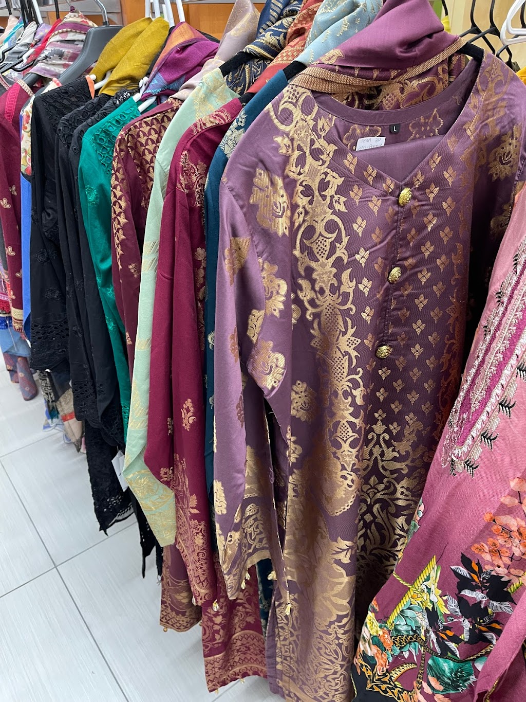 Calgary Hijabs & Clothing Center | 260300 Writing Creek Cres Unit C29, Balzac, AB T0M 0E0, Canada | Phone: (403) 461-2313