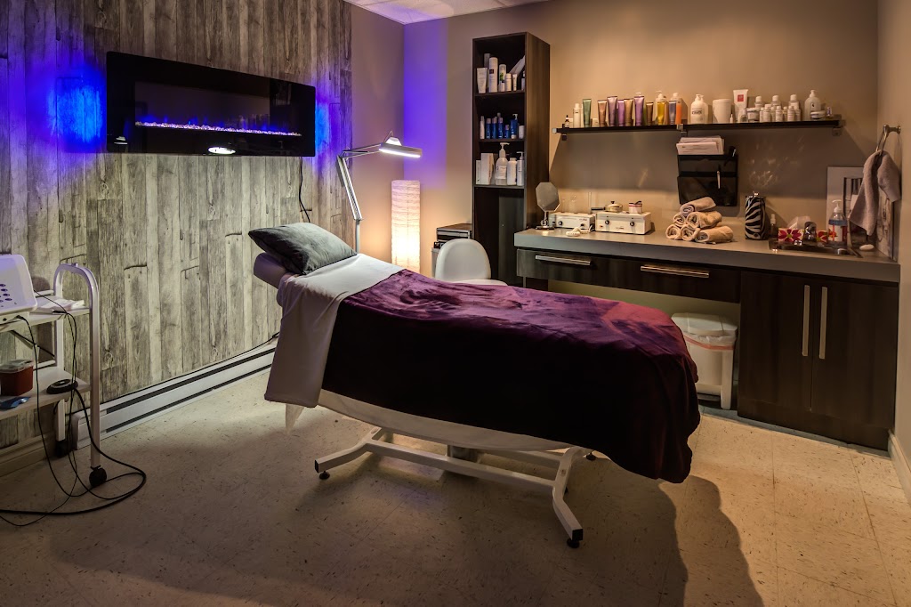 Détente Au Soleil DAlma | 963 Avenue du Pont N, Alma, QC G8B 7B6, Canada | Phone: (418) 668-1788
