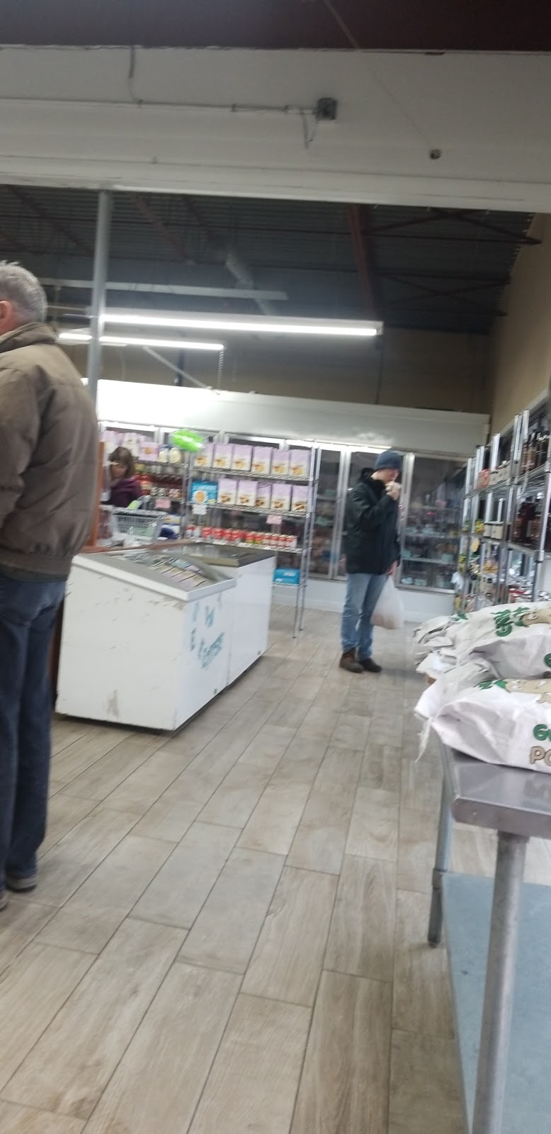 Bibs Meats Limited | 300 Bell Blvd, Belleville, ON K8P 5H7, Canada | Phone: (613) 962-0551